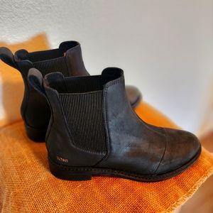 Toms Charlie Black Leather Boots 7.5